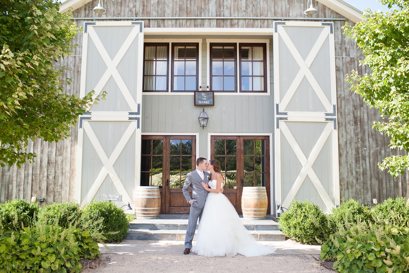 Megan   David Intimate Pippin Hill Farm Vineyard Wedding Limefish
